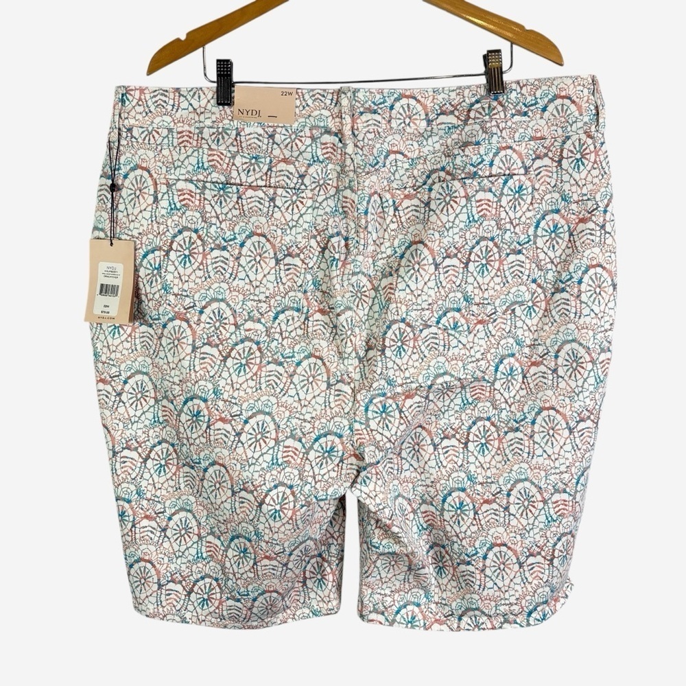 NYDJ Briella Denim Bermuda Shorts Sz 22W Dreamcatcher Print Lift Tuck 5 Pocket - Picture 3 of 13